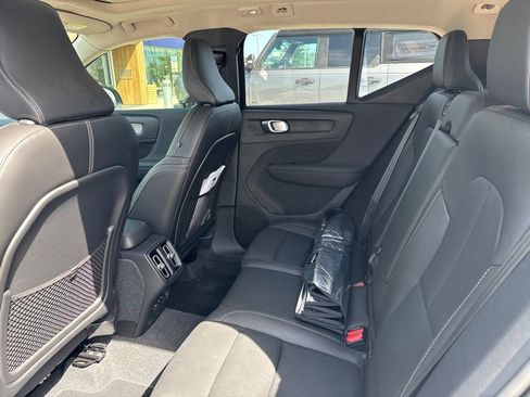 Used 2024 Volvo XC40 B5 Plus w/ Climate Package AWD/4WD image 6