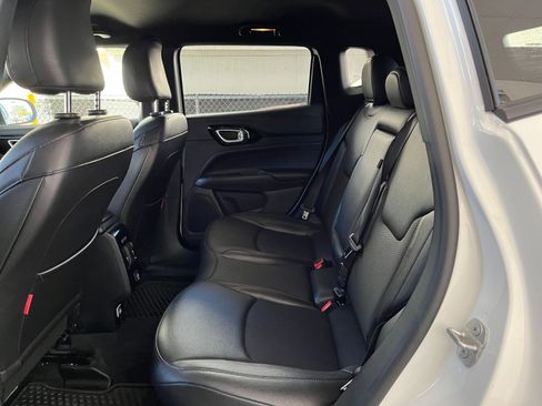 Used 2025 Jeep Compass Trailhawk image 25