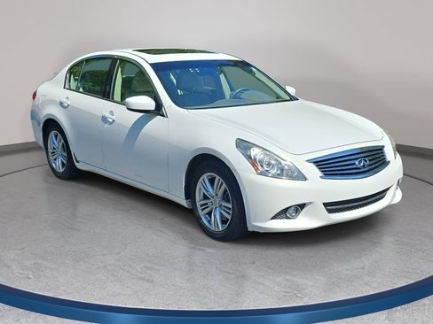 Used 2012 INFINITI G37 Journey w/ Premium Pkg RWD image 3