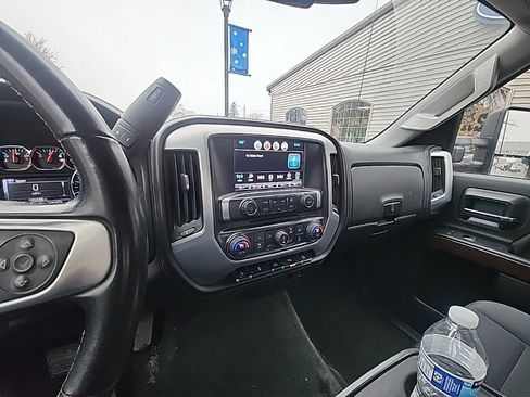 Used 2017 GMC Sierra 2500 SLE image 9