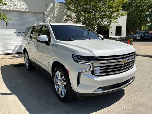 Used 2022 Chevrolet Tahoe High Country AWD/4WD image 2