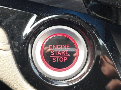 Used 2025 Honda Odyssey Elite image 25