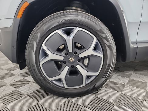 Used 2024 Rivian R1T Adventure AWD/4WD image 9