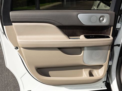 Used 2024 Lincoln Navigator L Reserve AWD/4WD image 45