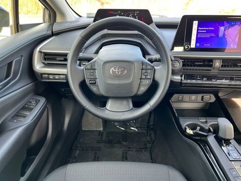 Used 2025 Toyota Prius LE image 13