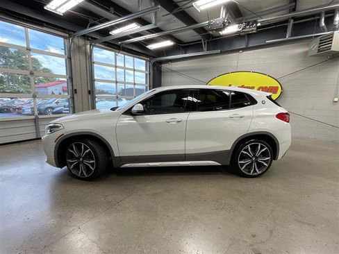 Used 2018 BMW X2 xDrive28i w/ M SportX Package AWD/4WD image 2