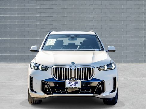 Used 2025 BMW X5 xDrive50e w/ M Sport Package image 2