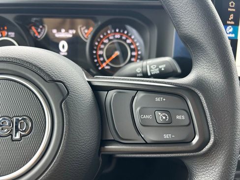 New 2026 Jeep Gladiator Sport image 17