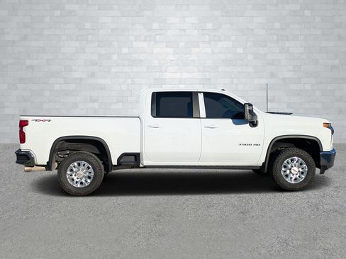 Used 2022 Chevrolet Silverado 3500 LT w/ Convenience Package image 4