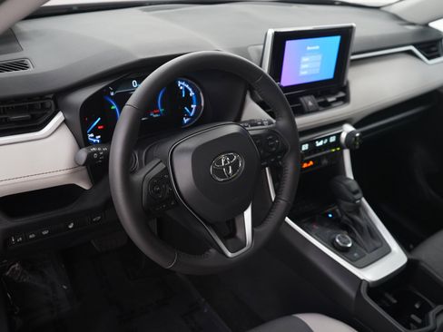 Used 2025 Toyota RAV4 XLE w/ Convenience Package AWD/4WD image 21