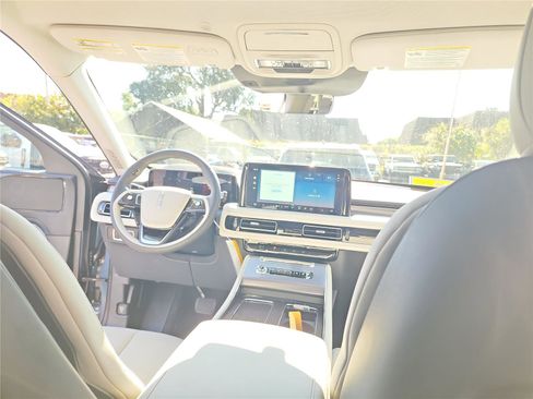 New 2026 Lincoln Aviator 2WD image 24