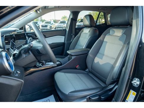 Used 2026 Chevrolet Trax LT FWD image 12