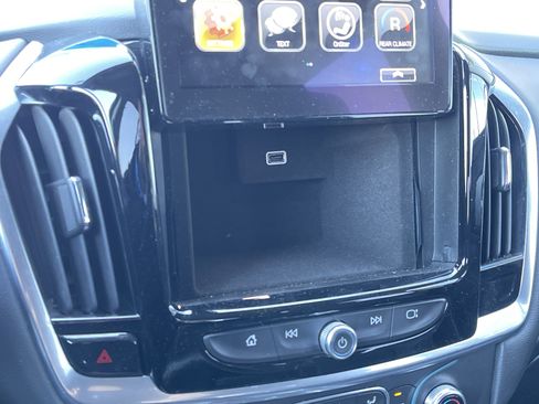 Used 2019 Chevrolet Traverse LT w/ LPO, Floor Liner Package image 31