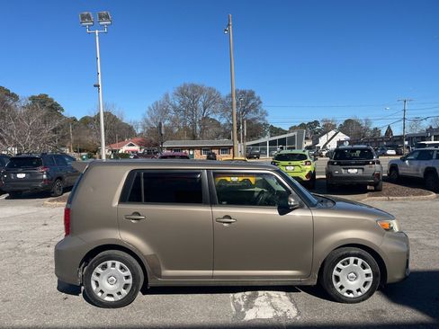 Used 2012 Scion xB image 3