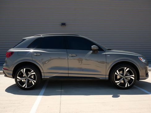 Used 2024 Audi Q3 2.0T Premium Plus AWD/4WD image 2