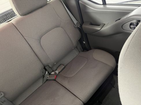 Used 2012 Nissan Frontier SV image 23