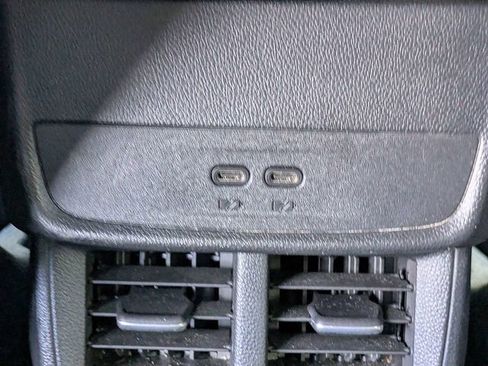 Used 2025 Chevrolet Equinox LT FWD image 13