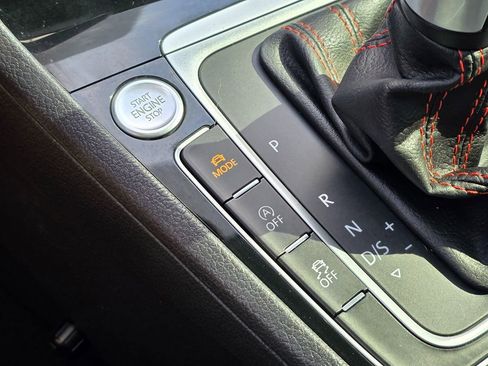 Used 2021 Volkswagen GTI SE image 39