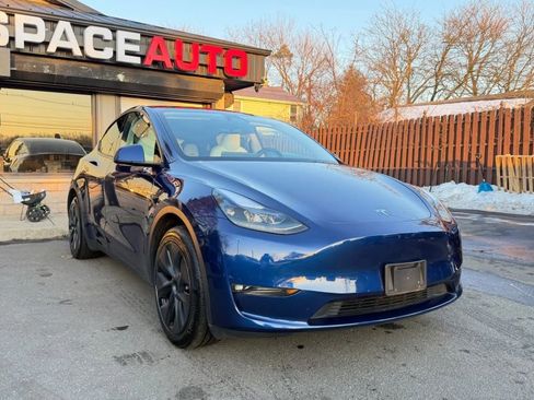 Used 2024 Tesla Model Y Long Range image 3