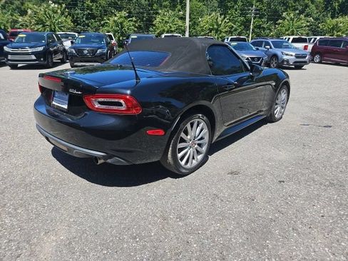 Used 2017 FIAT 124 Spider Lusso RWD image 9