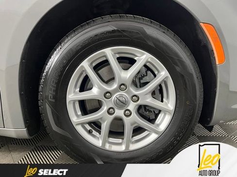 Used 2022 Chrysler Pacifica Touring-L FWD image 35