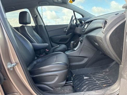 Used 2018 Chevrolet Trax LT w/ LT Convenience Package AWD/4WD image 10