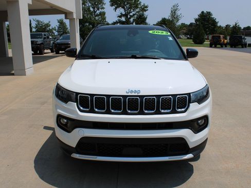 Used 2023 Jeep Compass Limited AWD/4WD image 3