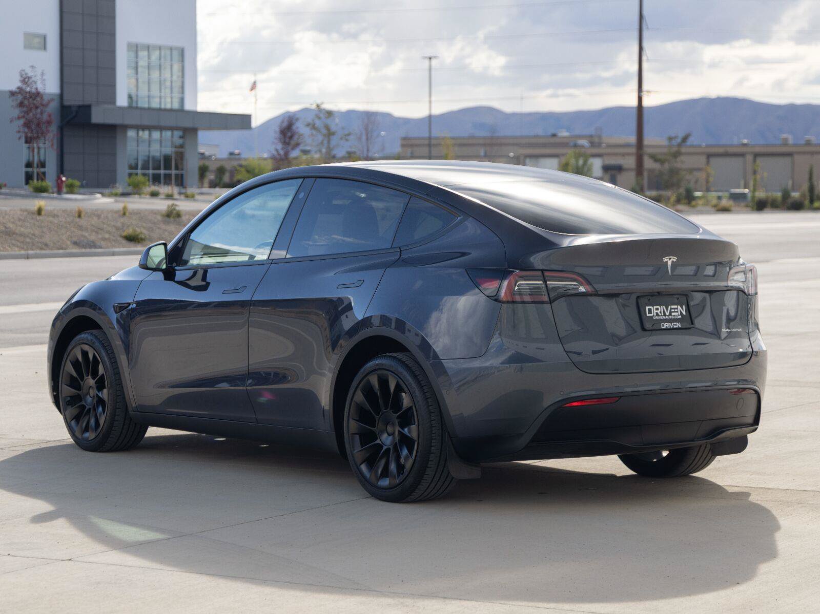 Used 2022 Tesla Model Y Long Range AWD/4WD image 7