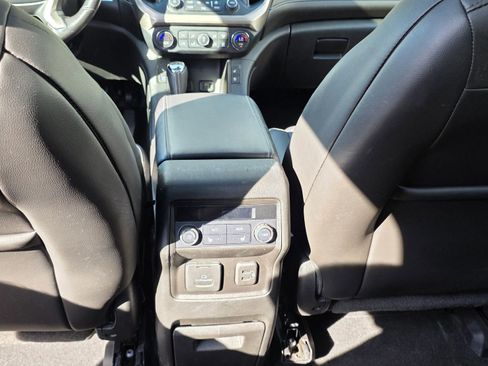Used 2019 GMC Acadia Denali AWD/4WD image 19
