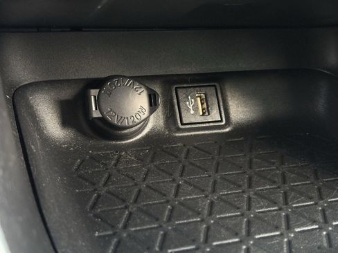 Used 2023 Toyota RAV4 XLE image 21