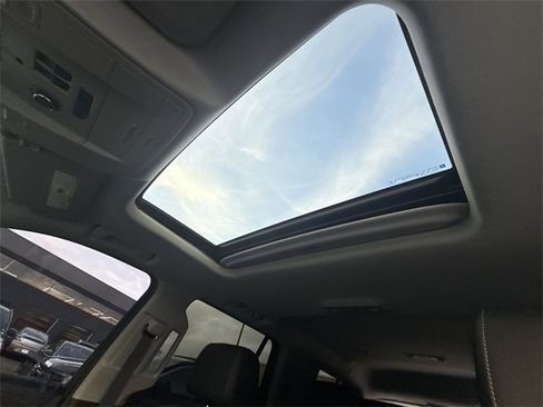 Used 2019 GMC Yukon SLT image 21