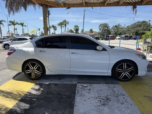 Used 2017 Honda Accord Sport image 4