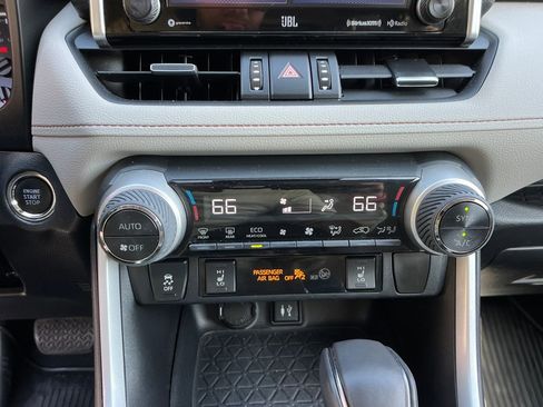 Used 2019 Toyota RAV4 XLE Premium w/ Cold Weather Package AWD/4WD image 17