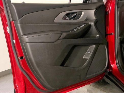 Used 2023 Chevrolet Traverse LT w/ Midnight/Sport Edition image 28