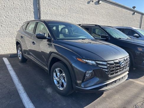 Used 2023 Hyundai Tucson SE image 3