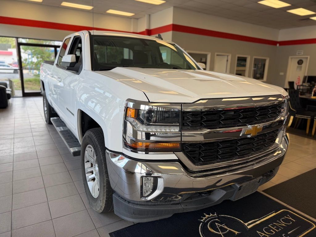 Used 2019 Chevrolet Silverado 1500 LT w/ All Star Edition AWD/4WD image 6