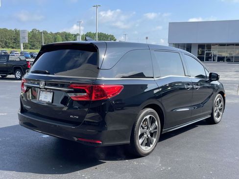 Used 2024 Honda Odyssey Elite image 3