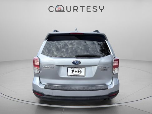 Used 2017 Subaru Forester 2.5i Premium image 6