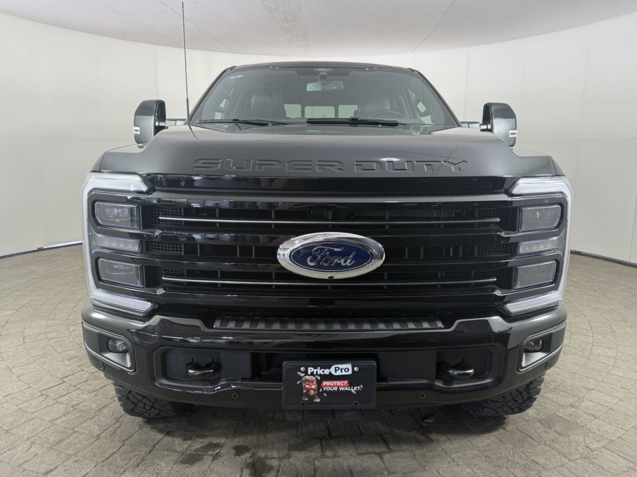 Used 2026 Ford F350 Platinum w/ Tremor Off-Road Package AWD/4WD image 2