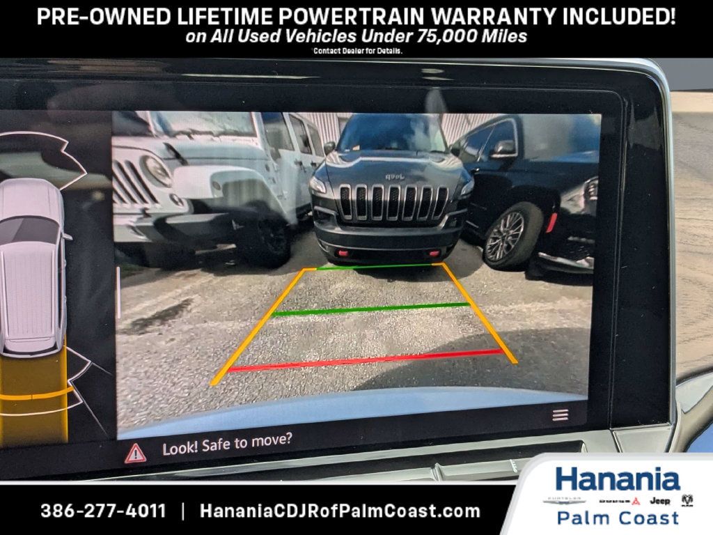 Used 2025 Volkswagen Atlas SE AWD/4WD image 21