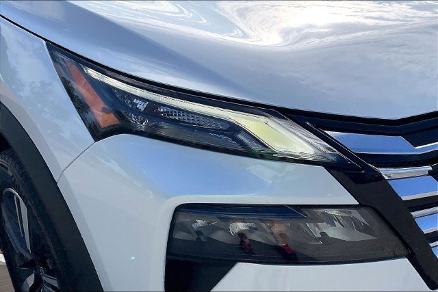 Certified 2024 Nissan Rogue SL w/ SL Premium Package FWD image 27