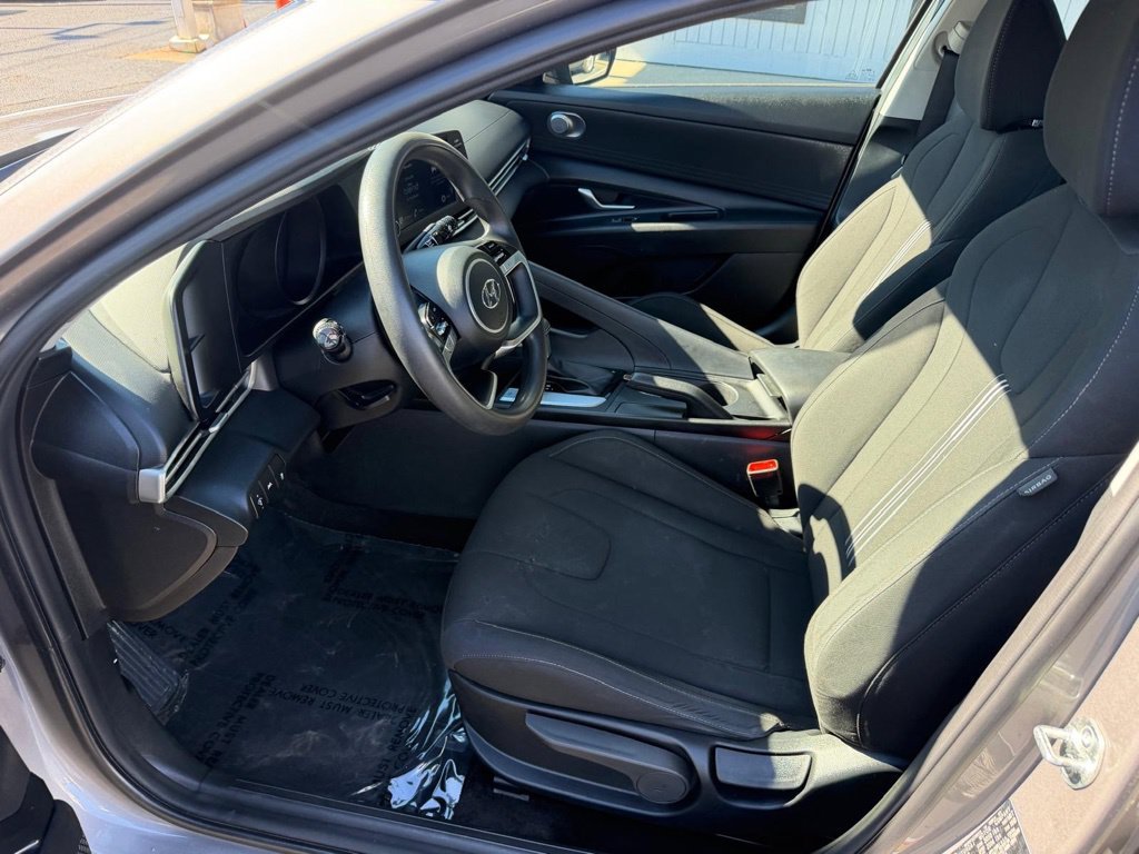Used 2023 Hyundai Elantra SEL FWD image 14