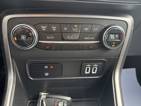 Used 2022 Ford EcoSport SE w/ SE Convenience Package image 16