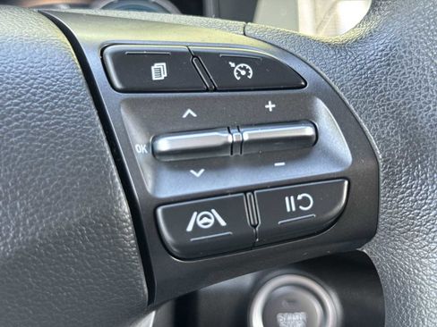 Used 2023 Hyundai Kona SE FWD image 27