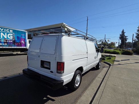 Used 2014 Ford E-250 and Econoline 250 w/ Power Group image 5