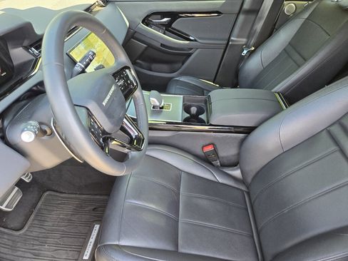 Used 2024 Land Rover Range Rover Evoque Dynamic SE AWD/4WD image 8