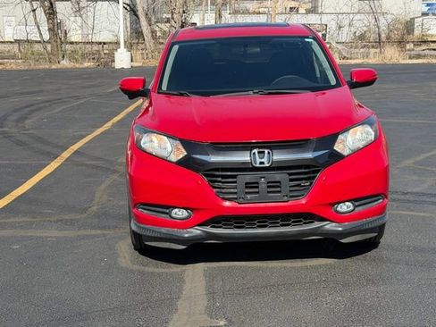 Used 2018 Honda HR-V EX image 2