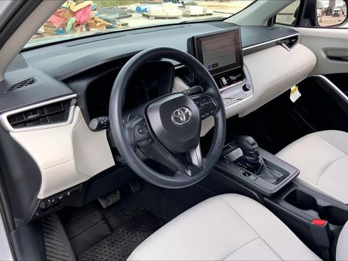 Used 2026 Toyota Corolla Cross L image 17