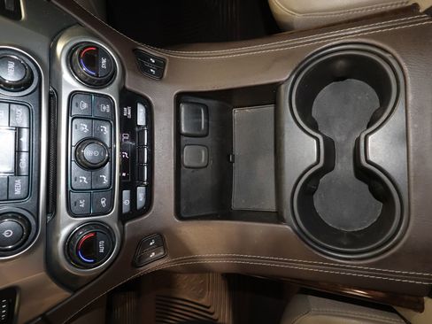 Used 2019 Chevrolet Tahoe LT image 9