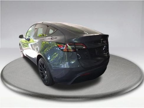 Used 2023 Tesla Model Y Long Range AWD/4WD image 10